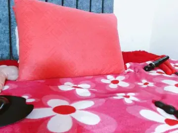 Lilith-3  live sex cam