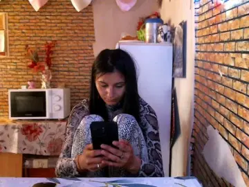 Pervertqueen  live sex cam