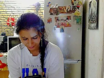 Pervertqueen  live sex cam
