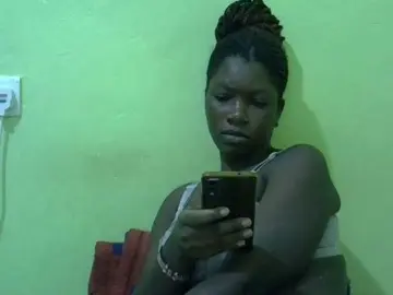 SASSY-Lissa  live sex cam