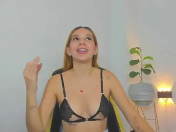 Maroly-21  live sex cam