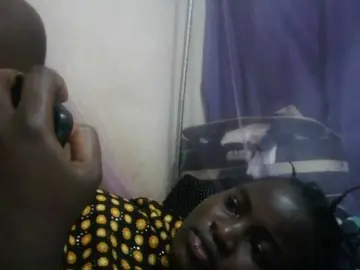 Creamyypussy  live sex cam
