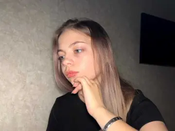 DavinaHaddad  live sex cam