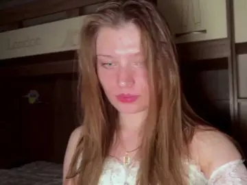 MyrlCournoyer  live sex cam