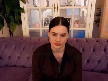 RedMila  live sex cam