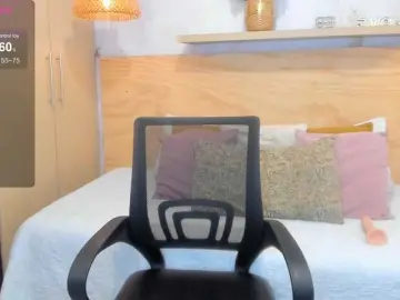 SophieTaylor3  live sex cam