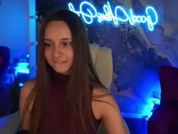 TinyNatalie  live sex cam