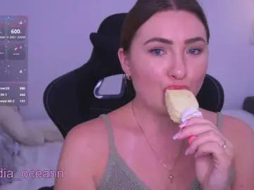 Kriss-kisa  live sex cam