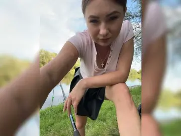 Kriss-kisa  live sex cam