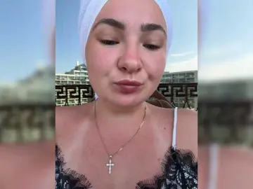 Kriss-kisa  live sex cam