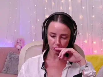 Miss-milka  live sex cam