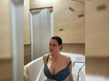 RoyalBreasts  live sex cam