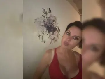 RoyalBreasts  live sex cam