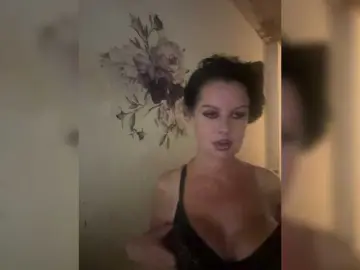 RoyalBreasts  live sex cam