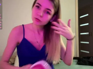 Peachy-keens  live sex cam