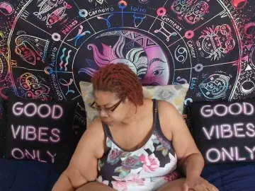 RenaeCumsAlot  live sex cam