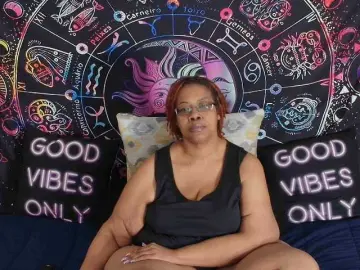 RenaeCumsAlot  live sex cam