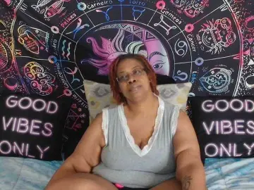 RenaeCumsAlot  live sex cam