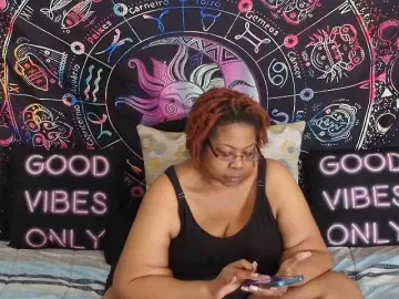 RenaeCumsAlot  live sex cam