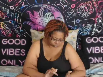 RenaeCumsAlot  live sex cam