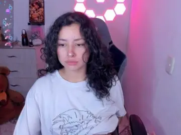 Emillyaqua  live sex cam