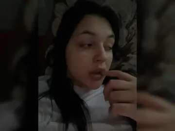Bettie-Toni  live sex cam
