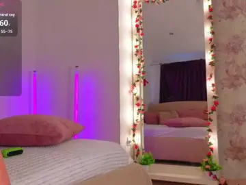 NicoleHampton  live sex cam