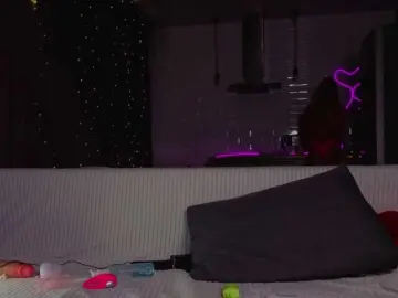 NicoleHampton  live sex cam