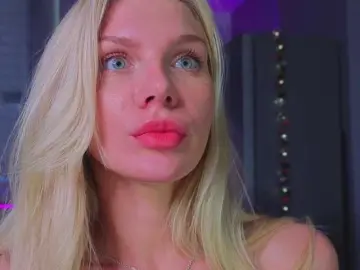 NicoleHampton  live sex cam