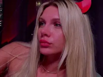 NicoleHampton  live sex cam