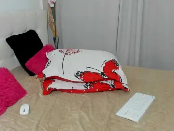 Saradusk  live sex cam