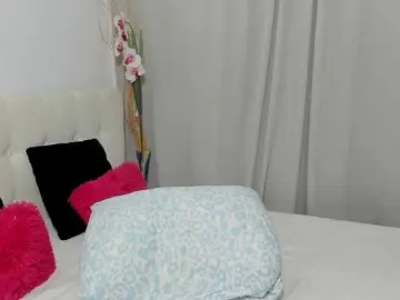 Saradusk  live sex cam