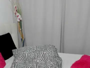 Saradusk  live sex cam