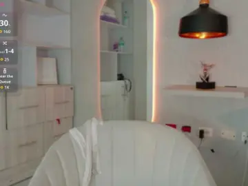 Adriana-gold  live sex cam