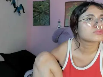 Maddyjhonsson  live sex cam