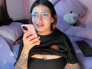 Maddyjhonsson  live sex cam
