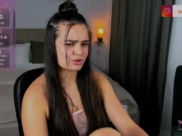EvaRaider  live sex cam