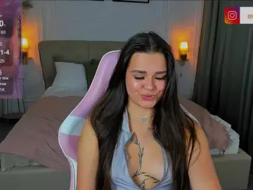 EvaRaider  live sex cam