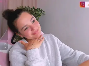 EvaRaider  live sex cam