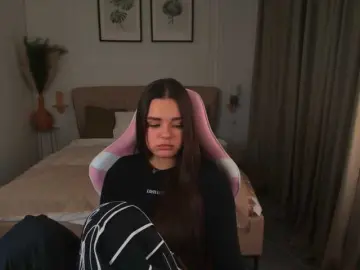 EvaRaider  live sex cam