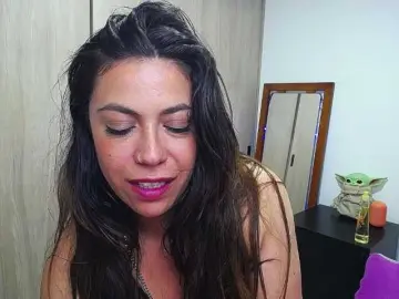 Giogiocapriati  live sex cam