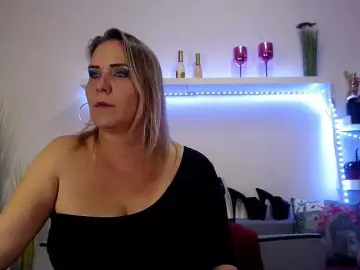 JuliaPink  live sex cam