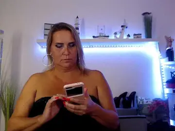 JuliaPink  live sex cam