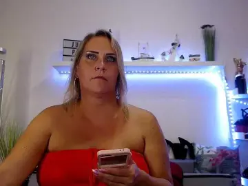 JuliaPink  live sex cam