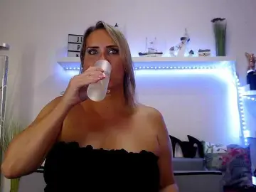 JuliaPink  live sex cam