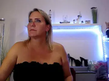 JuliaPink  live sex cam