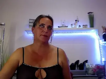 JuliaPink  live sex cam