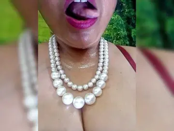 Sexycharu  live sex cam