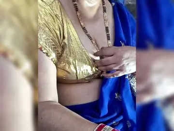 Sexycharu  live sex cam