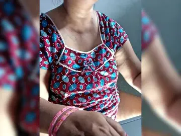 Sexycharu  live sex cam